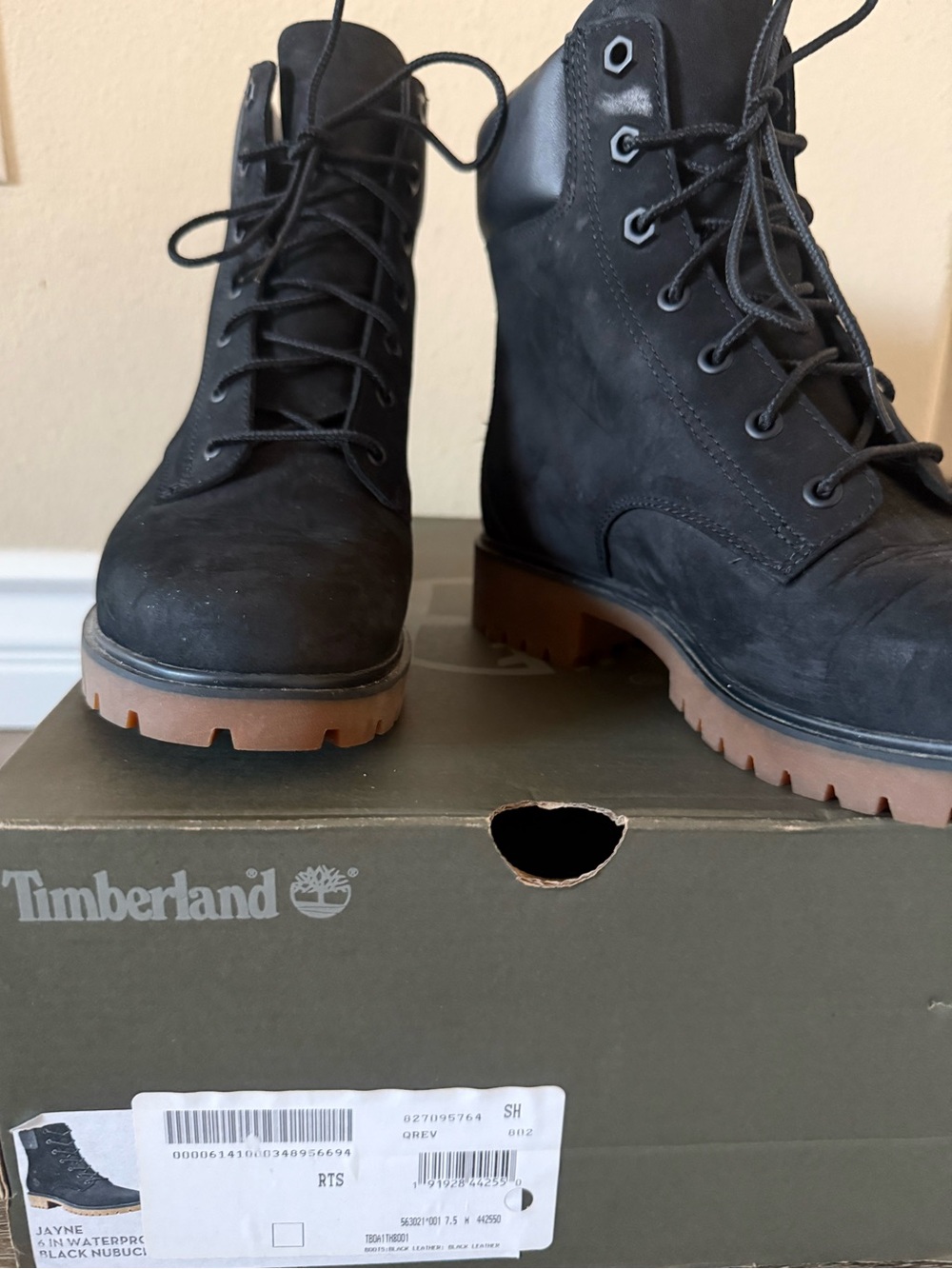 Timberland Waterproof Black Nubuck Boots 
Size 7 1/2